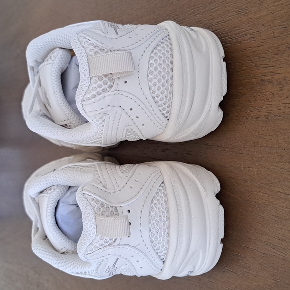 New Balance Kids 530 Bungee Sneakers - Color: Beige Brown  - Size Kids 2 - Picture 5 of 9